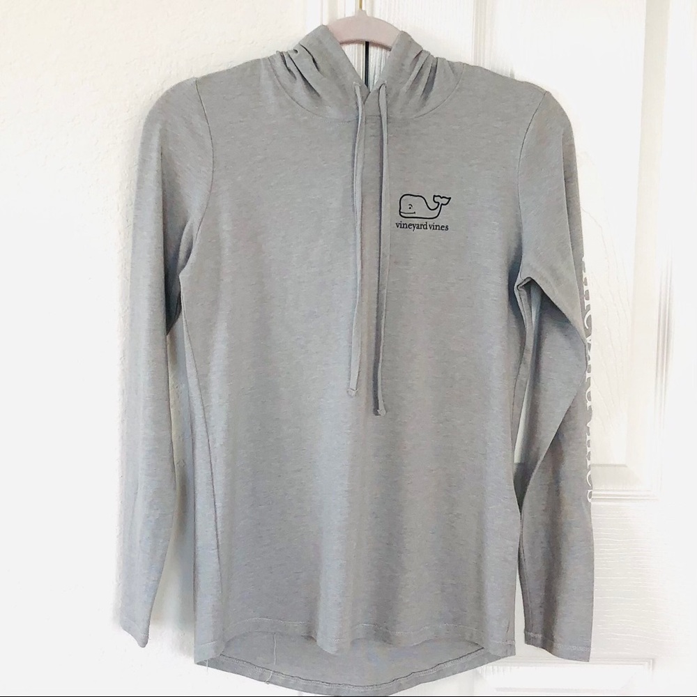 Vineyard Vines hooded shirt